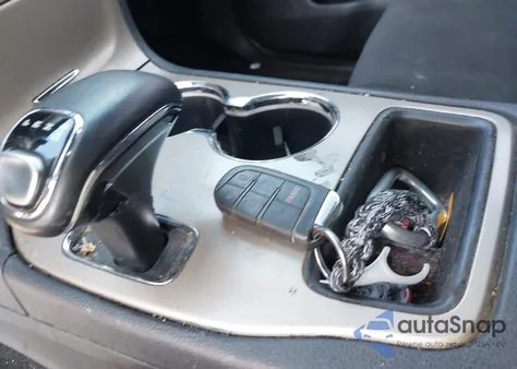 2014 Jeep Grand Cherokee Laredo z USA, uszkodzony, nr VIN 1C4RJFAG6EC262677